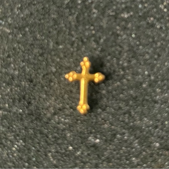 Gold tone Cross Lapel or Hat pin - Picture 1 of 1